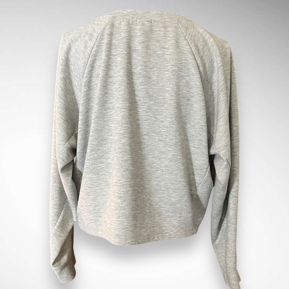 EXPRESS Light Heather Gray Crewneck Long Sleeve Cropped Shirt Medium‎ | EUC - Picture 3 of 6